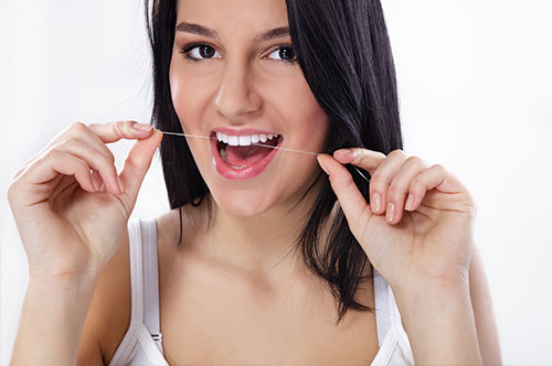 Gum Disease: Small Signs You Should Not Ignore